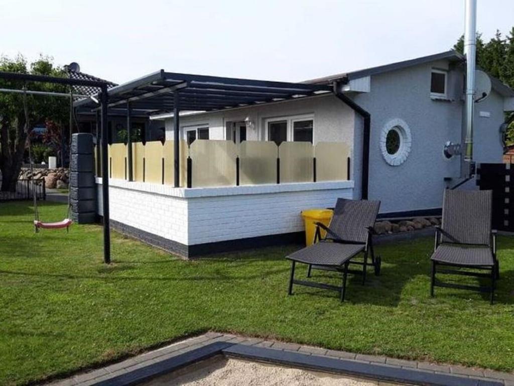 Serene Bungalow In Neubukow With Garden Buitenkant foto