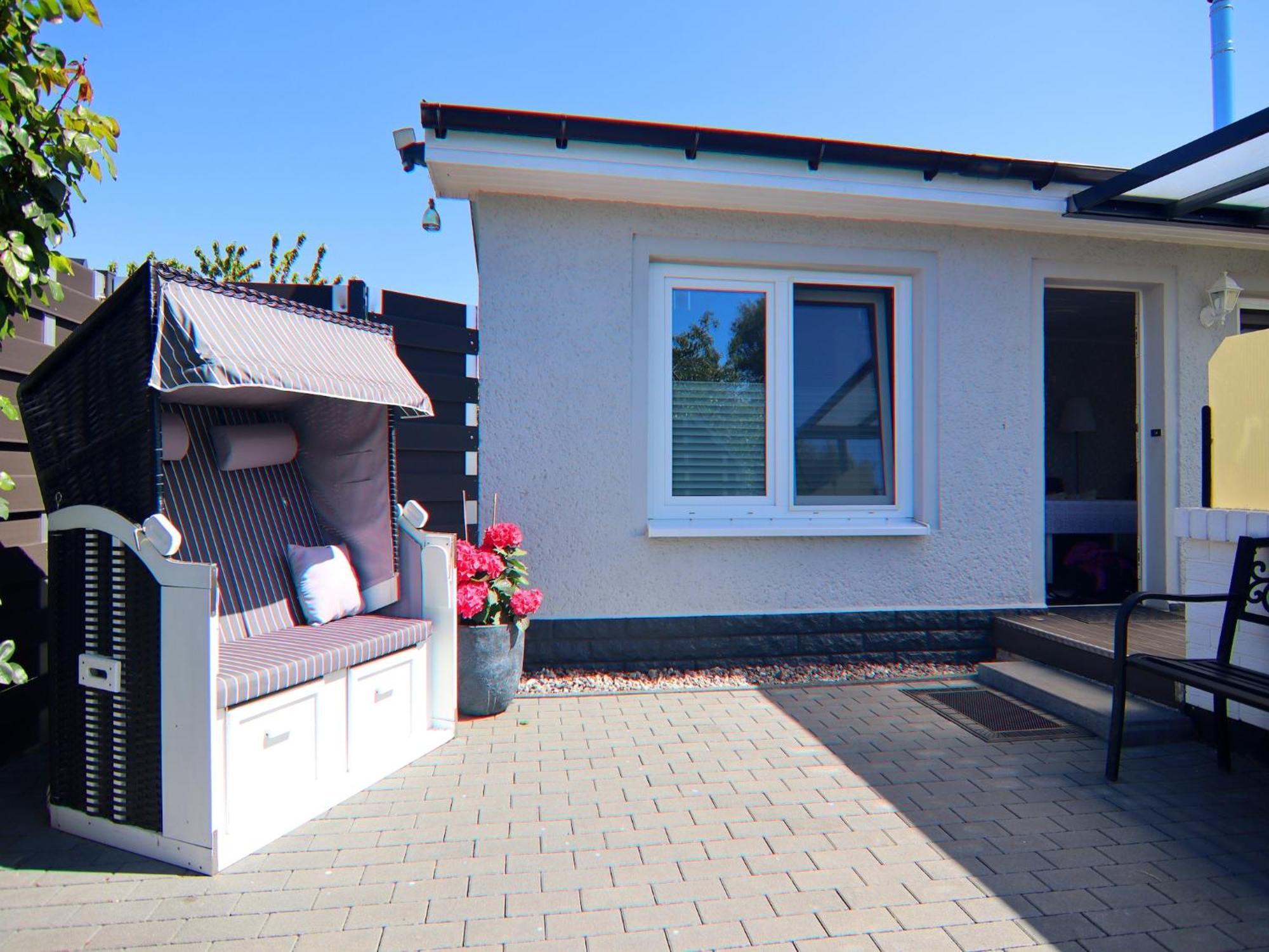 Serene Bungalow In Neubukow With Garden Buitenkant foto